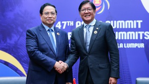 Prime Minister Pham Minh Chinh meets Philippine President, Thai counterpart in Malaysia