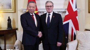 General Secretary To Lam holds talks with UK Prime Minister Keir Starmer in London