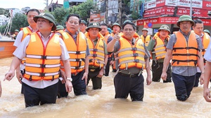Gov’t chief inspects flood rescue and recovery efforts in Thai Nguyen province