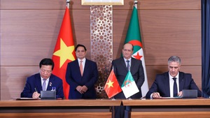 Viet Nam, Algeria sign seven cooperation deals