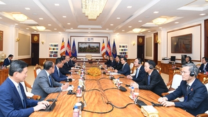 Deputy PM meets top Cambodian leaders