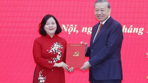 Ha Noi Secretary assigned to lead Party Committee of Viet Nam Fatherland Front