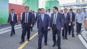 Viet Nam inaugurates first LNG power plants, marking shift toward cleaner energy