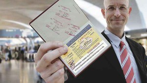 Gov't unveils entry, exit and residence policy for foreigners at Int'l Financial Center