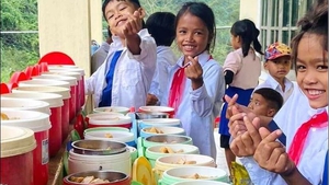 Gov’t provides meal allowance for primary and middle pupils in border communes