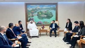 Deputy Prime Minister hosts UAE Minister of Investment