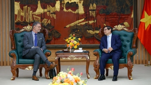 Prime Minister suggests France join nuclear power projects in Viet Nam