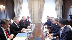 General Secretary meets Slovak Prime Minister in Moscow