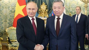 Viet Nam, Russia adopt major orientations to chart course for bilateral ties