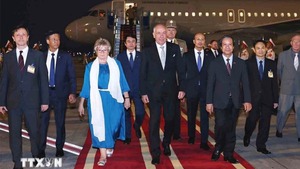 Hungarian President begins official visit to Viet Nam
