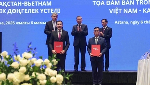 Party Chief attends Viet Nam–Kazakhstan business roundtable in Astana