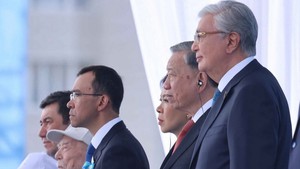 General Secretary To Lam attends victory parade in Astana