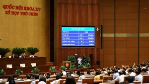 Legislators approve revised Law on Vietnamese Nationality