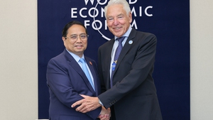 Prime Minister meets WEF leaders in Tianjin