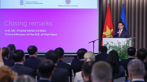 Prime Minister attends Viet Nam-Estonia Business Forum in Tallinn
