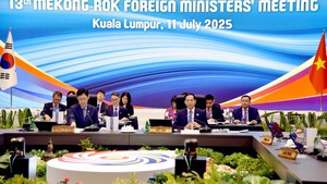 Deputy PM, FM Bui Thanh Son co-chairs 13th Mekong- Korea Foreign Ministers’ Meeting