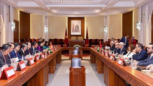 Top legislator holds talks with Moroccan counterpart in Rabat