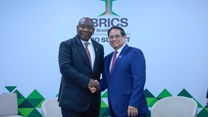 Prime Minister meets foreign leaders on sidelines of 17th BRICS Summit
