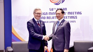 Deputy PM Bui Thanh Son meets with Thai, Lao, Cambodian Foreign Ministers on AMM-58 sidelines