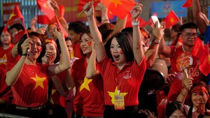 Gov&#39;t presents cash gift to Vietnamese people on National Day