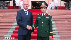 Defense minister holds talks with Secretary of Russian Security Council