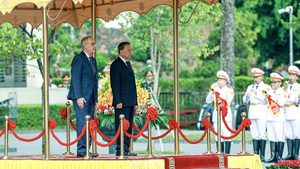 Top leader To Lam hosts welcome ceremony for Swiss President in Ha Noi