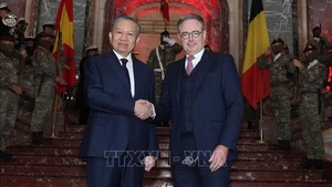 To Lam accorded official welcome ceremony in Brussels