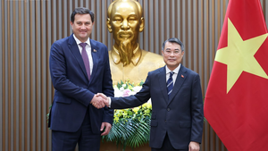 Prime Minister Le Minh Hung hosts Belarusian Foreign Minister Maxim Ryzhenkov