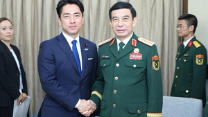 Phan Van Giang meets Australian, Japanese and Philippine defense ministers on ADMM sidelines
