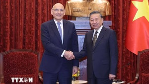 Top leader To Lam hosts Representative of Azerbaijani President