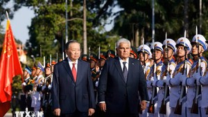 Panama's President José Raúl Mulino accorded official welcome ceremony in Ha Noi