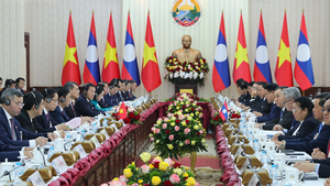 Vietnamese, Lao Prime Ministers hold talks in Vientiane