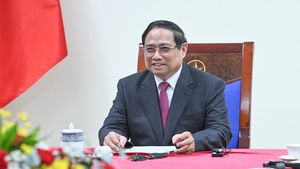 Vietnamese, Singaporean Prime Ministers hold phone talks