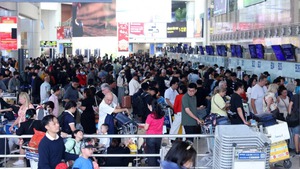 Noi Bai Airport logs record passenger traffic as Tet holiday concludes
