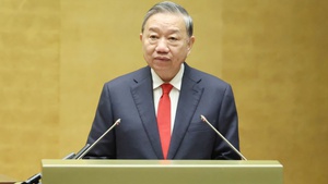 General Secretary: State economy must become "national fulcrum" in new era