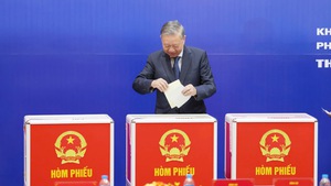 General election begins nationwide