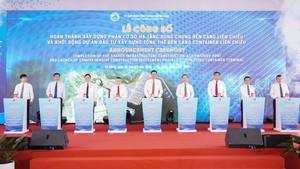 Construction of on Lien Chieu Container Port