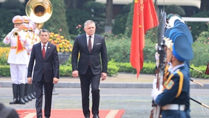 Prime Minister Le Minh Hung hosts official welcome ceremony for Slovak counterpart Robert Fico
