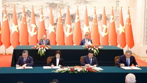 Viet Nam, China sign agreement on customs cooperation