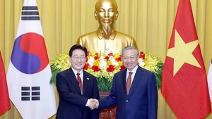 General Secretary, President To Lam holds summit meeting with South Korean President Lee Jae Myung