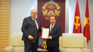 IAEA hands over Report to Viet Nam on its Nuclear Power Infrastructure Development