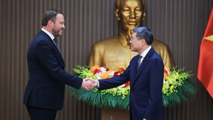 Prime Minister Le Minh Hung hosts top Estonian diplomat