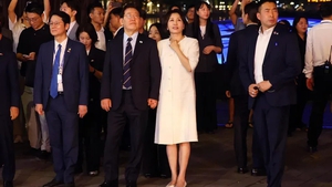 South Korean President Lee Jae Myung, spouse enjoy Ha Noi cuisines