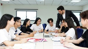 Gov’t releases plan to attract foreign experts, scientists to work in Viet Nam