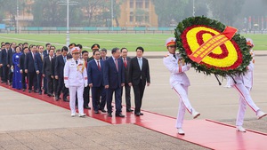 Deputies pay tribute to President Ho Chi Minh ahead of 16th NA’s first session