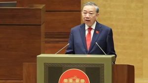 Top leader pledges to enhance Viet Nam's contributions to global peace, stability and development