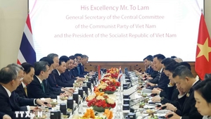 To Lam holds talks with Thai Prime Minister in Bangkok