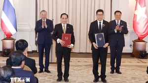 Viet Nam, Thailand exchange cooperation documents