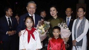 General Secretary, President To Lam begins State visit to Singapore