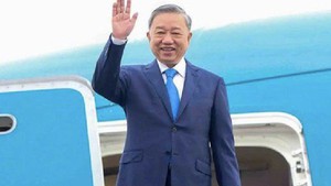 Top leader starts State visit to India